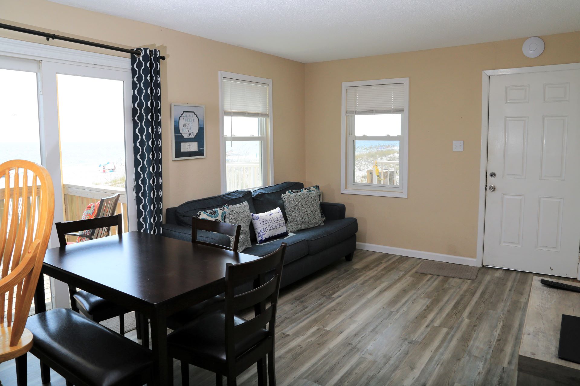 Sunrise Village 110 Gulf Front Sleeps 6