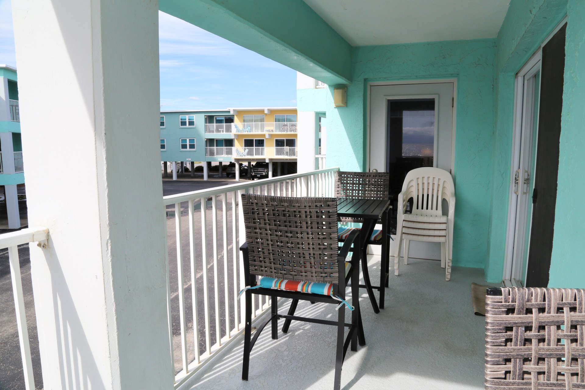 Harbor House B17 - corner balcony with 2 seating areas