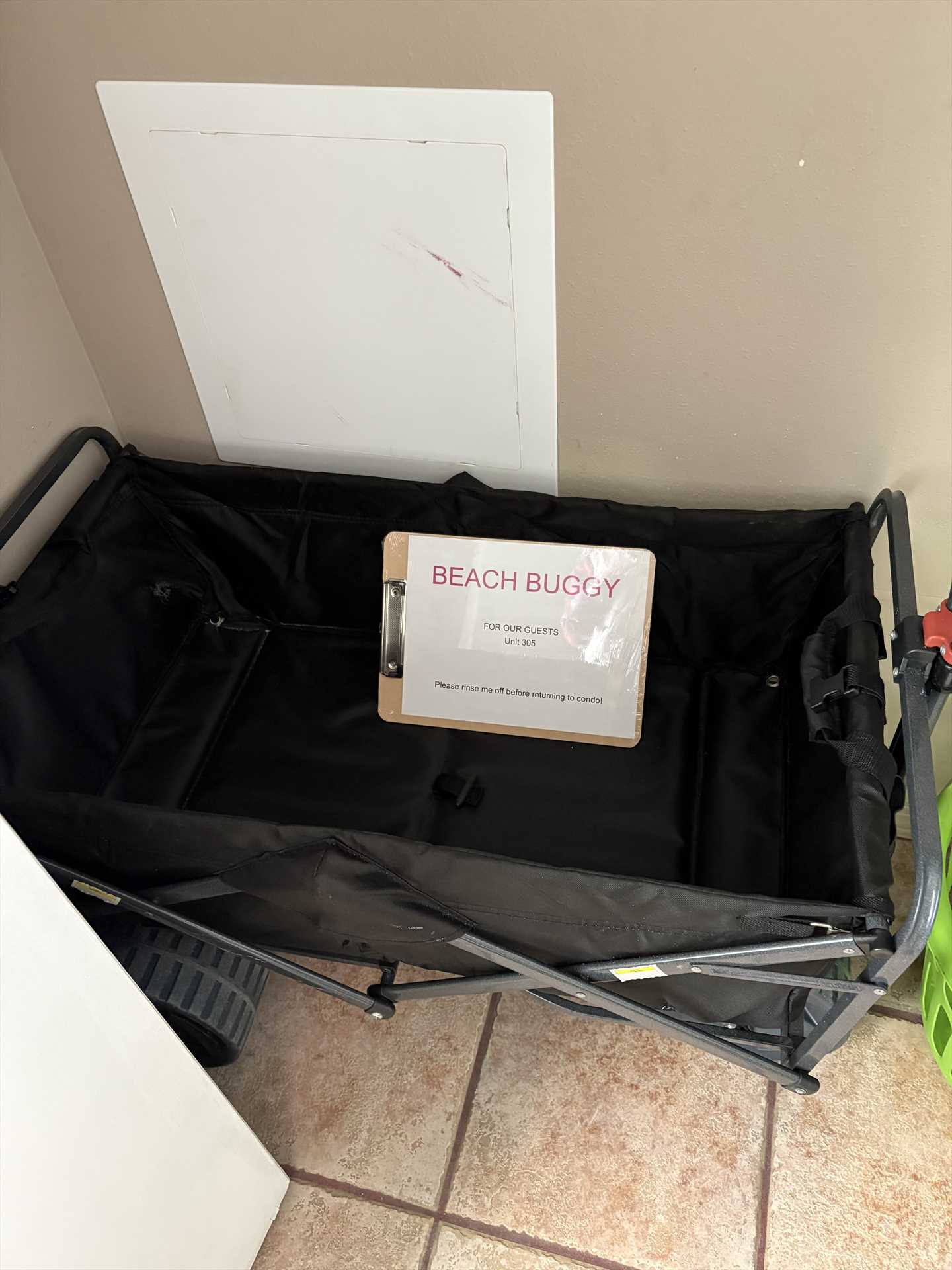 Beach cart/wagon available for guest use. Please return to t