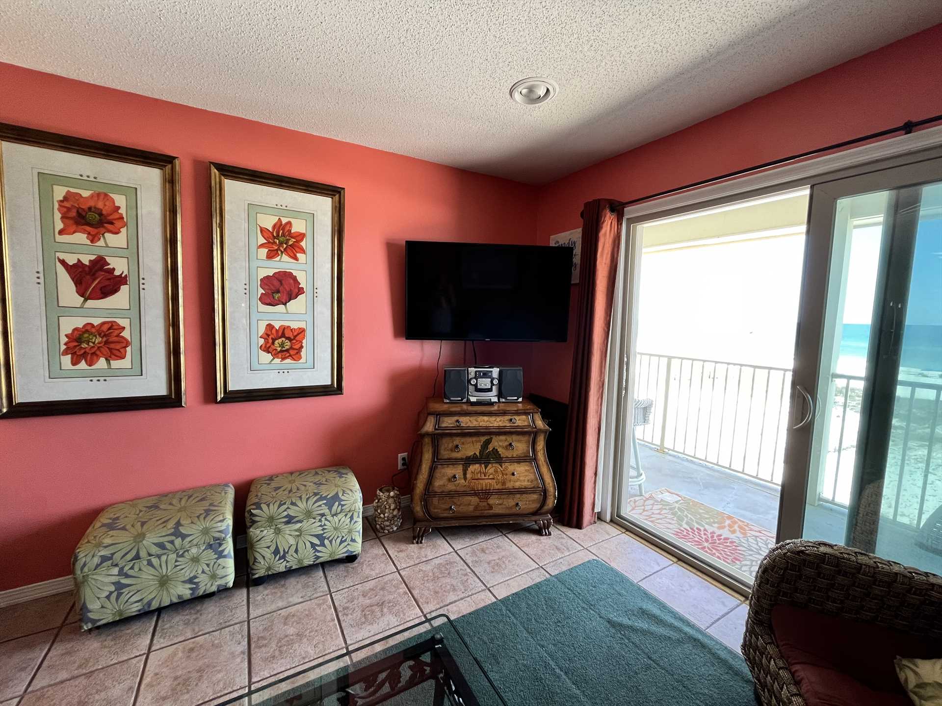 Living room w/50