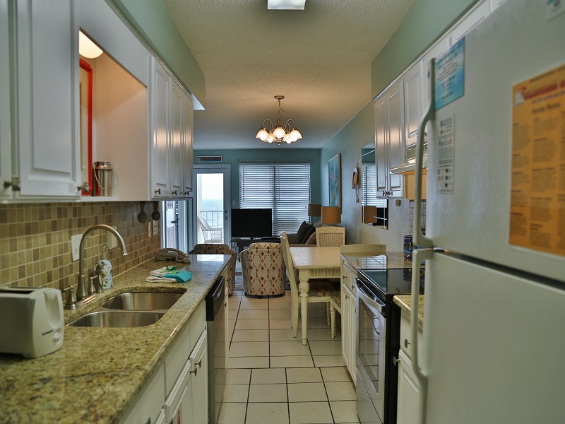 Island Shores 450 - Another view of kitchen