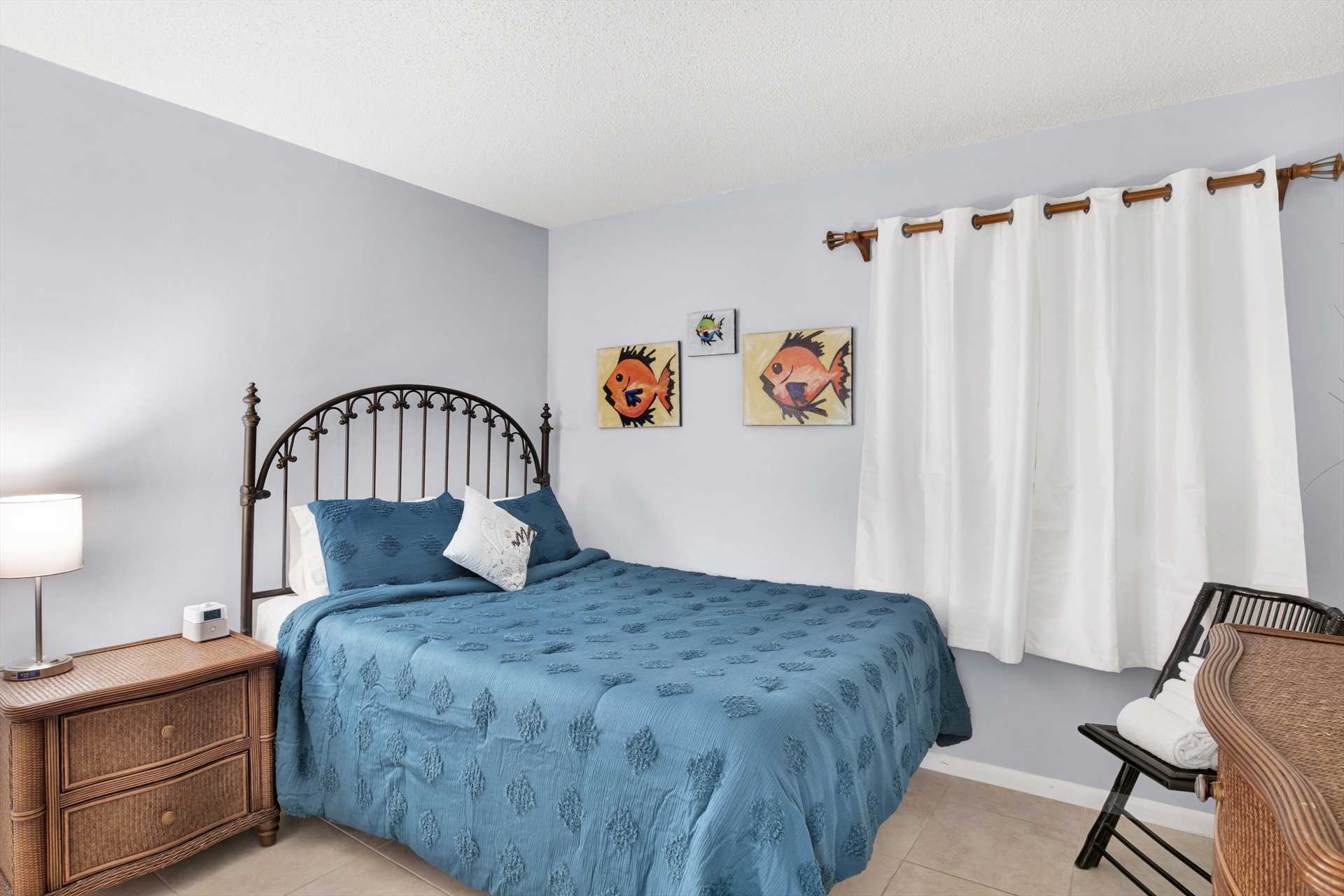 Guest bedroom - queen