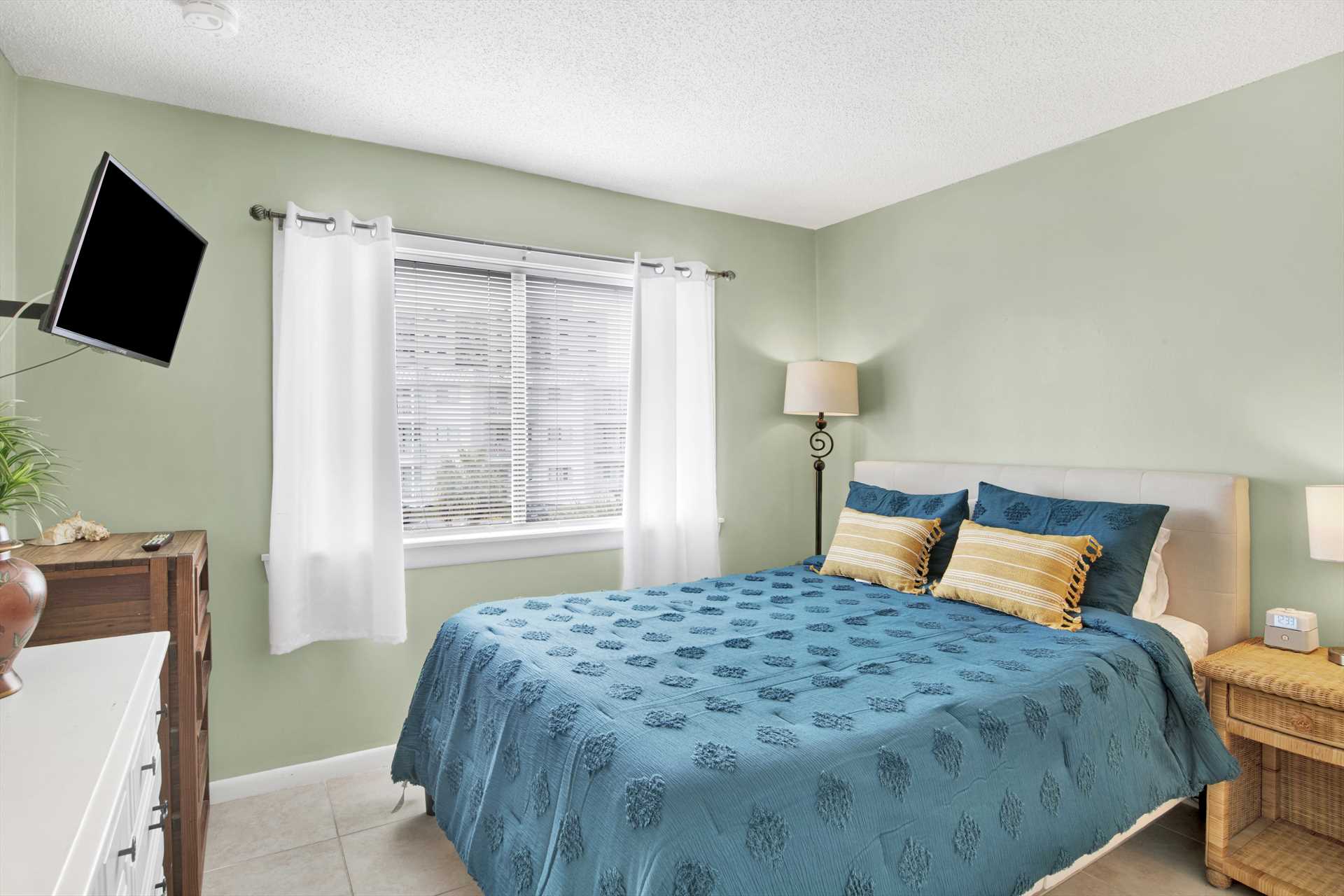 Master bedroom - queen