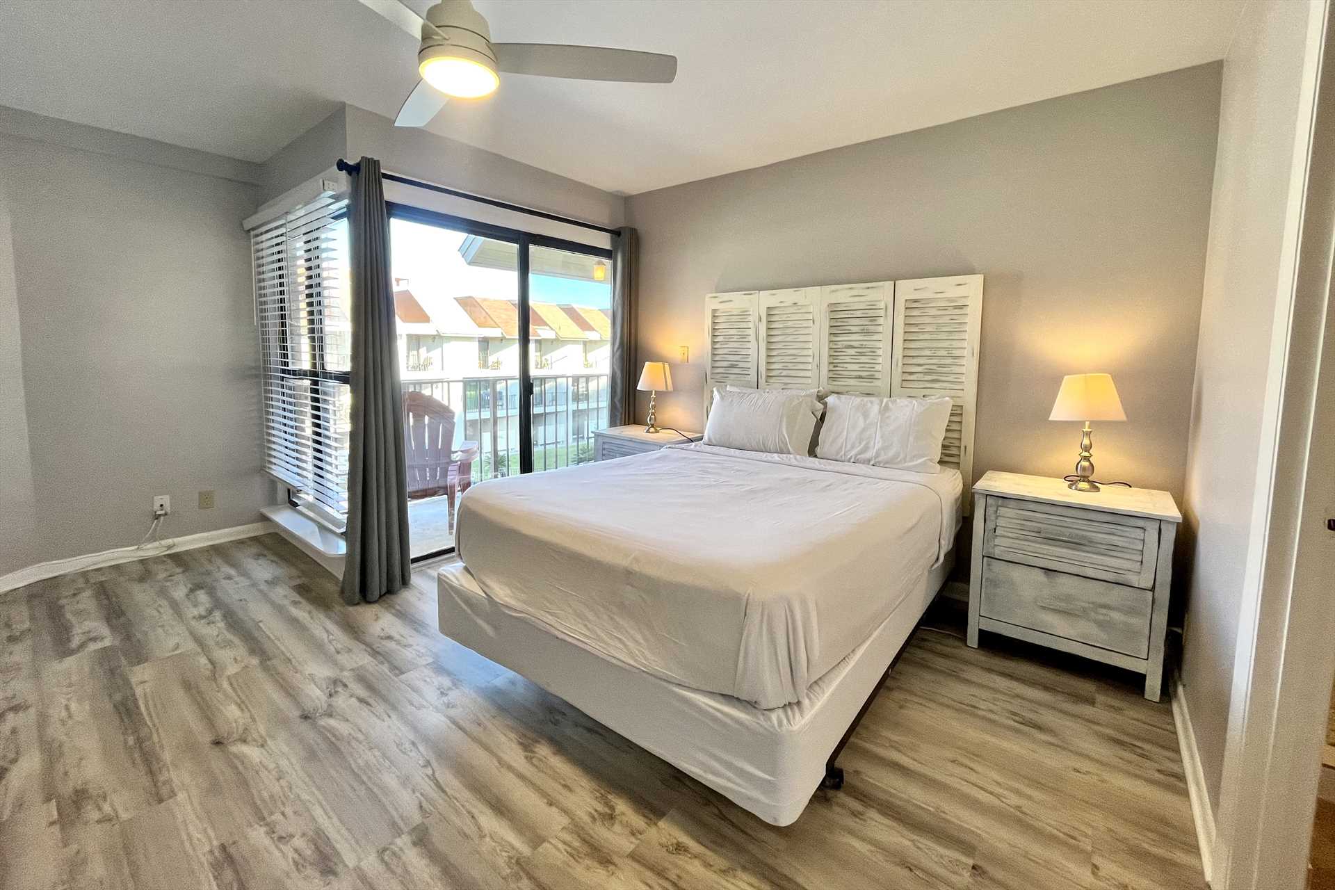Master bedroom - Queen and private bathroom