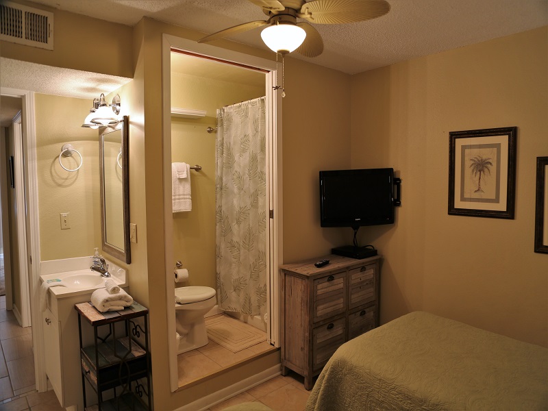 Harbor House B20 - TV