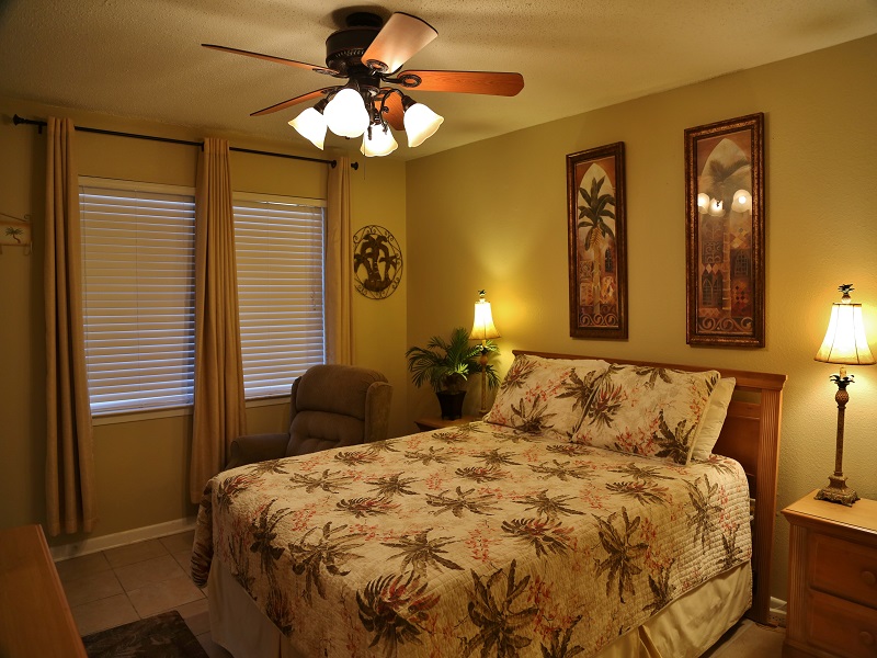 Harbor House B20 - Master bedroom - Queen