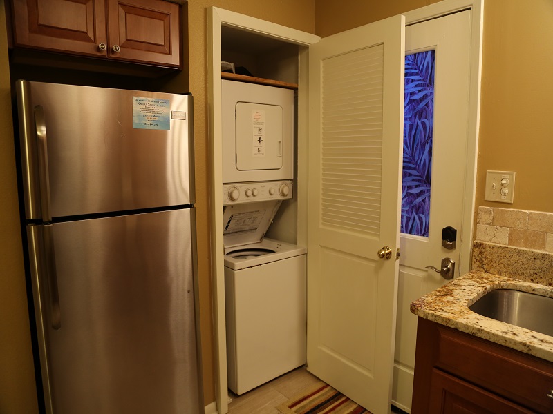 Harbor House B20 - has washer/dryer in unit
