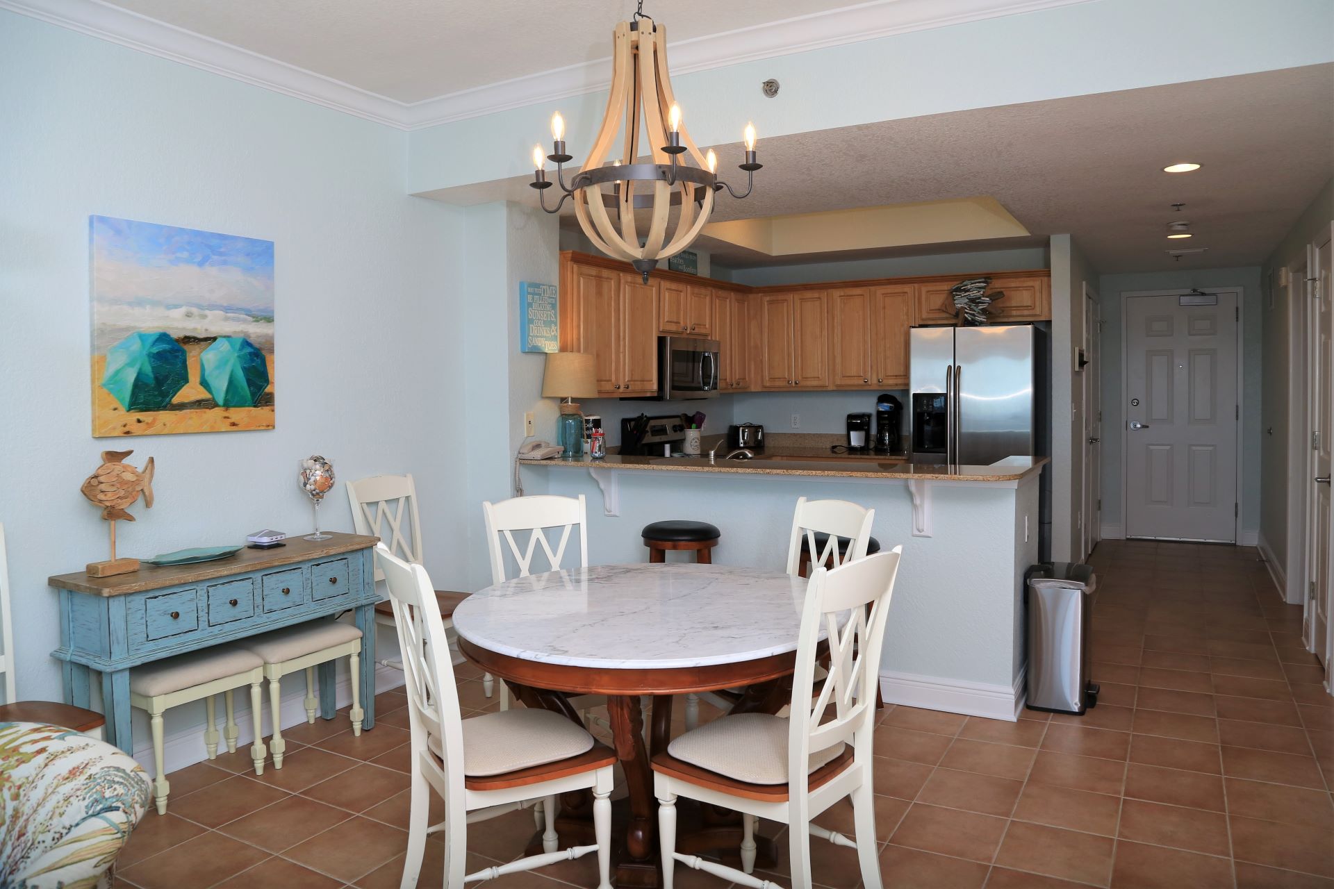 Crystal Shores West 905 -Dining area