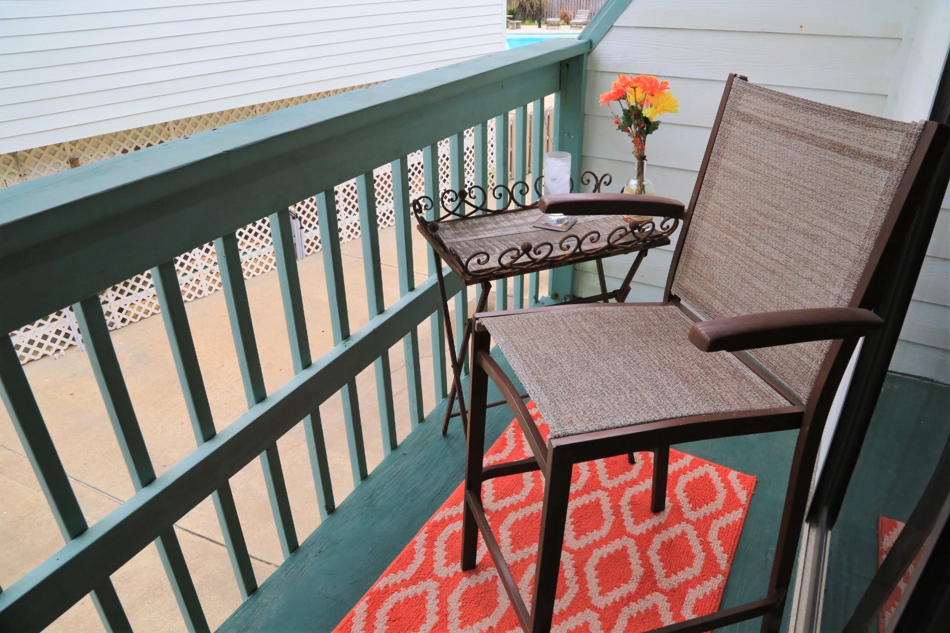 1 of 3 private balconies!
