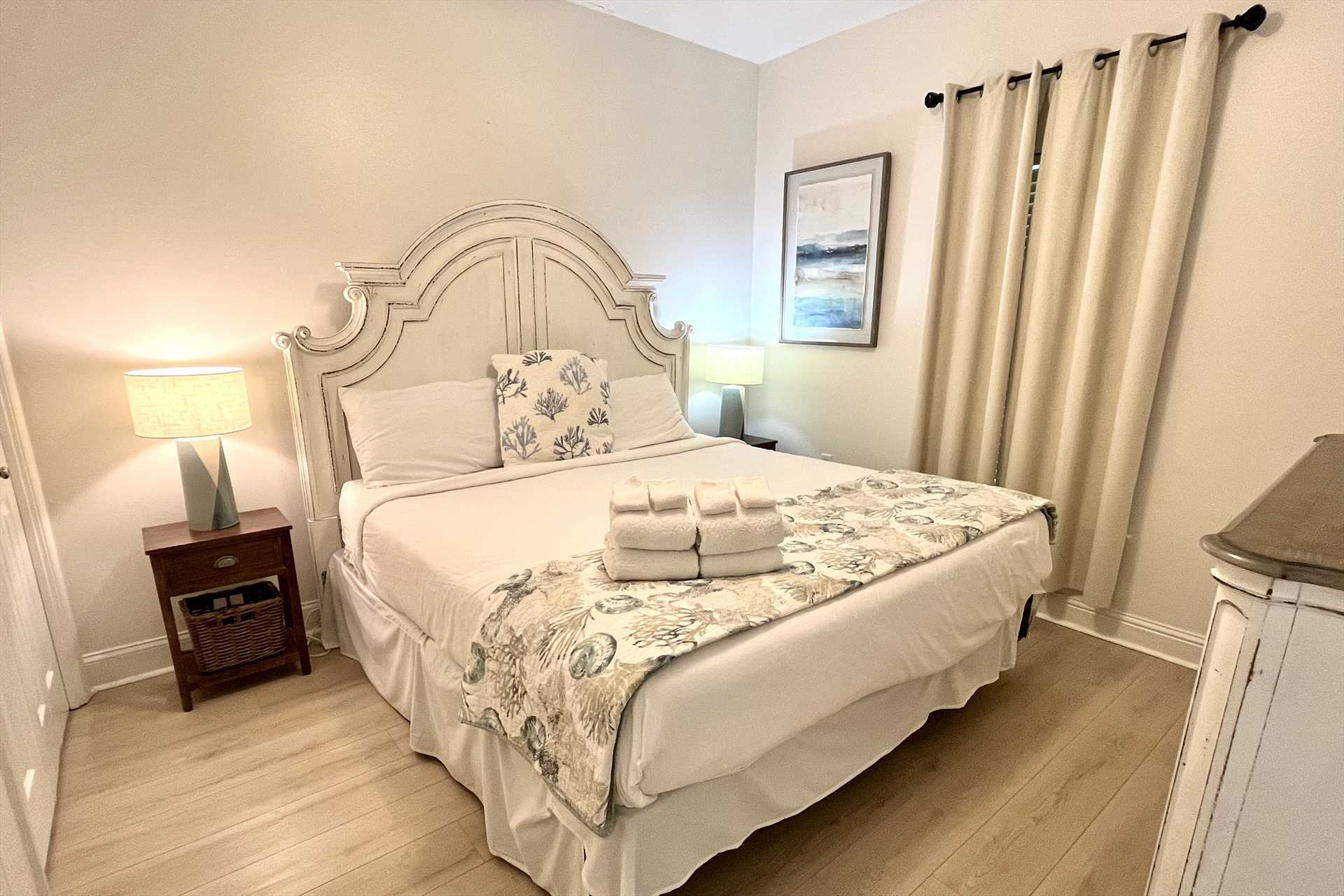 Bedroom 2, Crystal Shores 1006