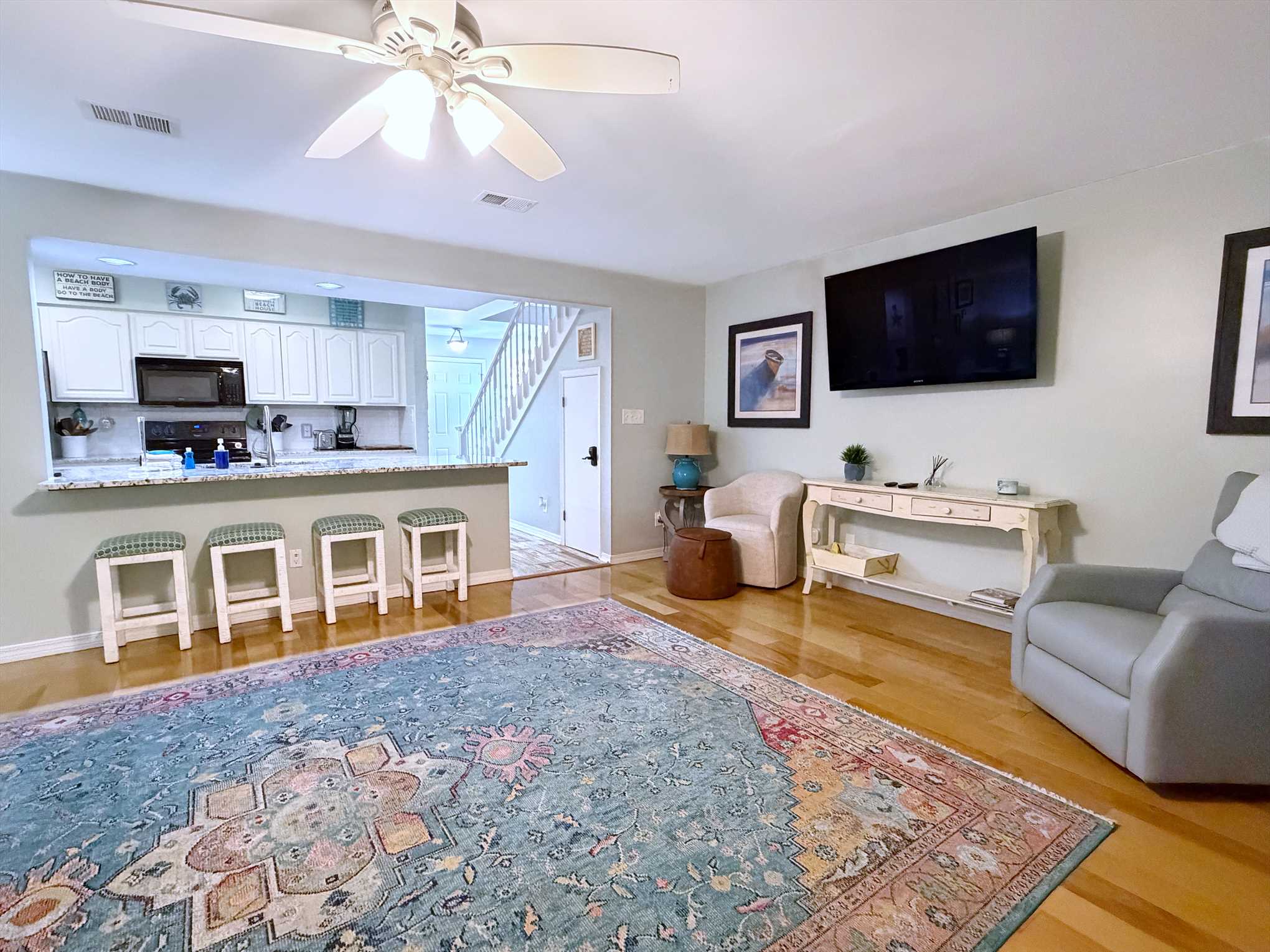 The large TV is great for watching your favorite game!