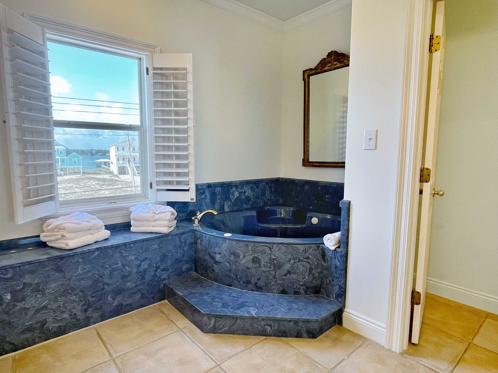 Master 4 bathroom - Jacuzzi tub